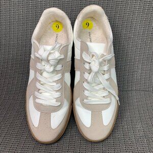 Sincerely Jules Womens Size 9M Bailey Sneakers Beige/White